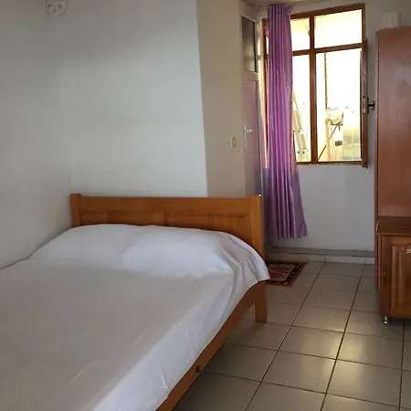 Tan Hotel